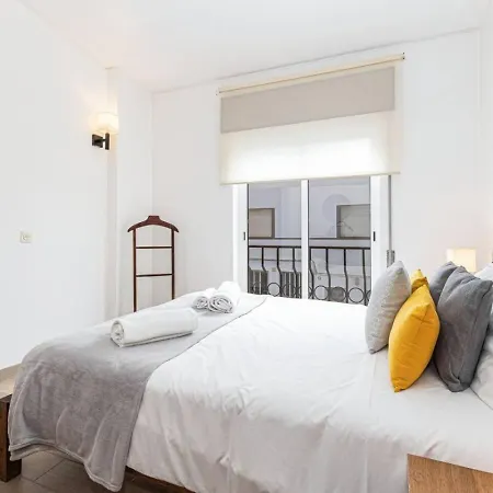 Casa Gaivota | Traditional Home In Central Lagos Lagos